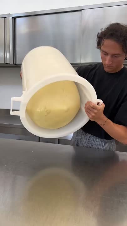 دونات پسته ای