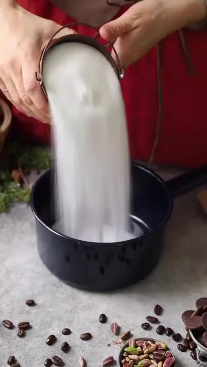 باسلوق پسته شکلاتی