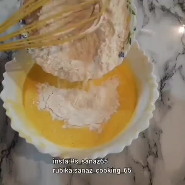 کیک زعفرانی با کرم زعفرانی (۲)