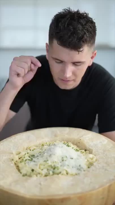 پاستا چرخ پنیر