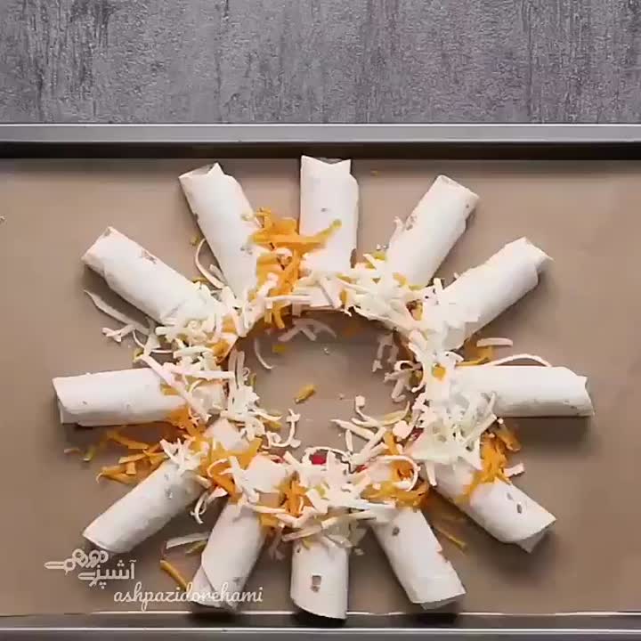 ساندویچ مرغ با نان ترتیلا