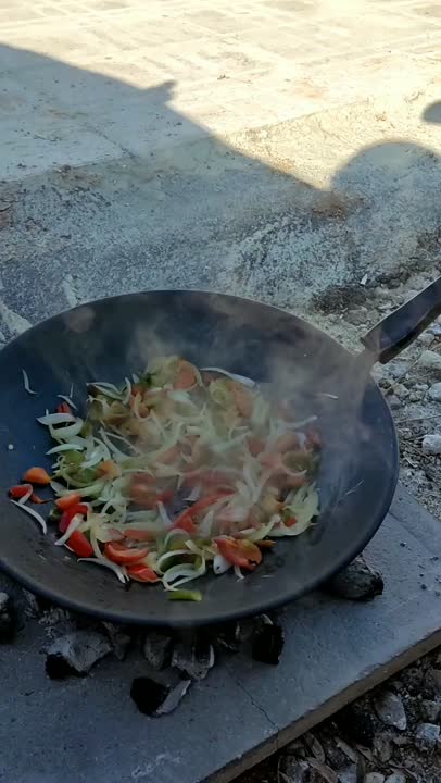 اینم یه غذا فوری درطبیعت