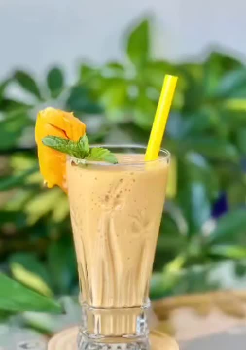 شیک موز و انبه