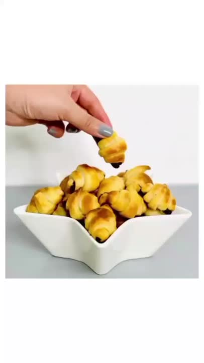 کروسان شکلاتی