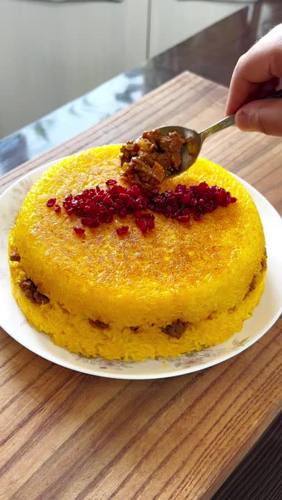 ته چین با گوشت چرخ کرده و بادمجان 