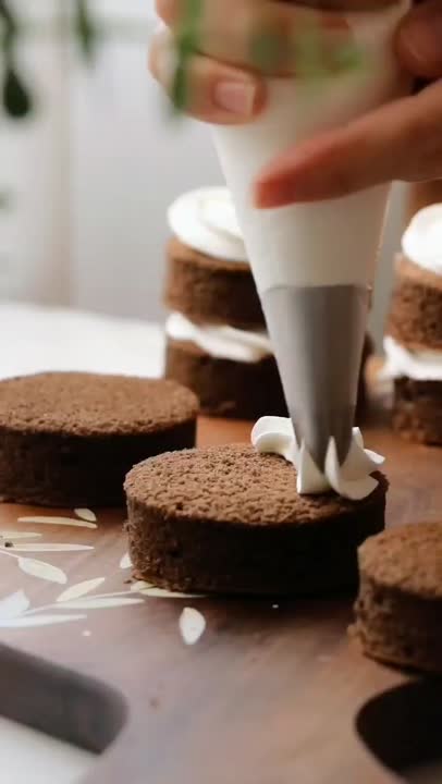 کیک ابری نسکافه ای