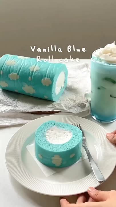 رول کیک آبی ابری