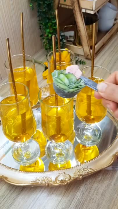 یخ گل خیار و تخم شربتی