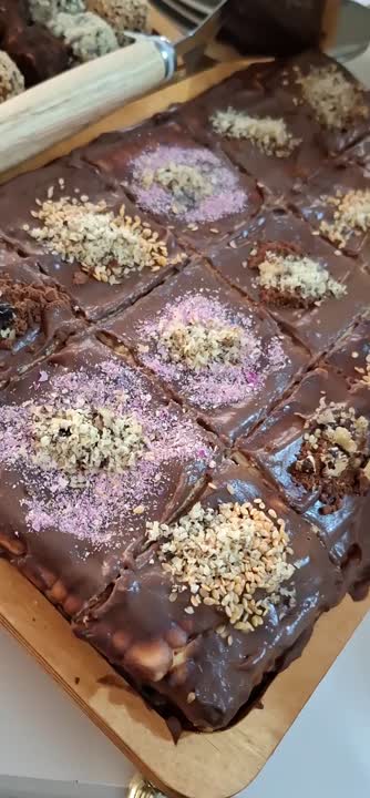 میز عصرانه ی من برای مهمانانم