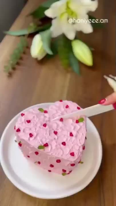 کیک خامه ایی ردولوت 