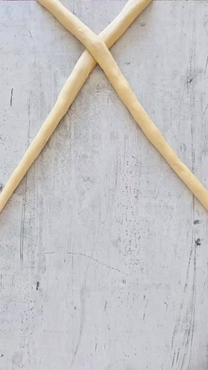 پیچیدن خمیر