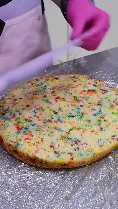 کیک به شکل شکلات 