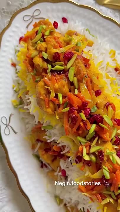 کلم پلو بامُرغ وهویج