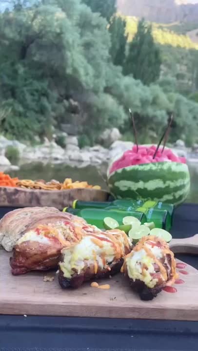 سینه مرغ شکم پر پنیری روی زغال(دودی)