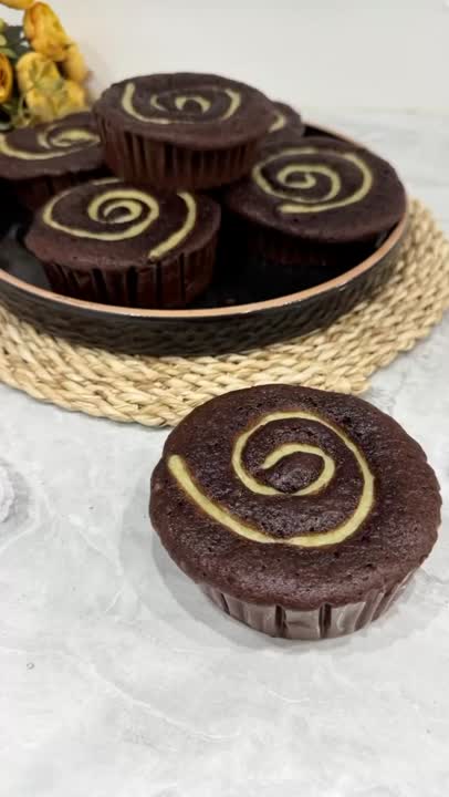 کیک شکلاتی کرمدار