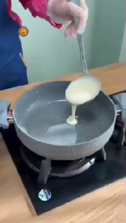 پیتزا تابه‌ای?