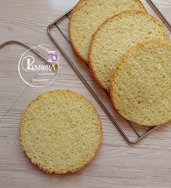 کیک اسفنجی حرفه‌ای