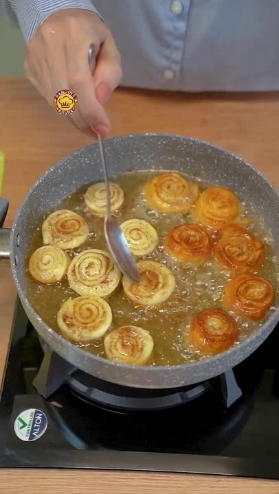 شیرینی دارچینی