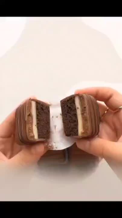 کیک شکلاتی مغز دار