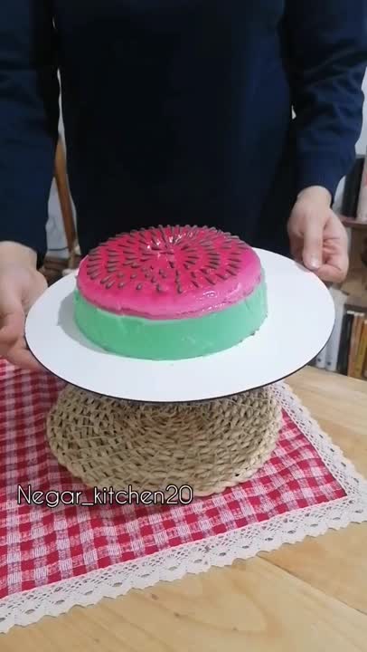 کیک هندوانه بدون خامه کشی و بدون دم دستگاه 