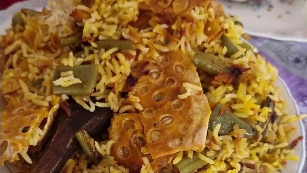 استامبولی پلو (لوبیا پلو) با پنیربرشته 