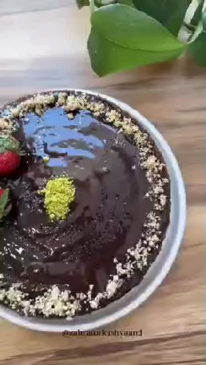 کیک شکلاتی خوش‌عطر و کافی‌شاپی