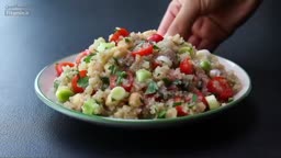 سالاد کینوا و گوجه فرنگی (رژیمی)